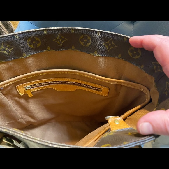 Louis Vuitton Vavin GM - Picture 9 of 16